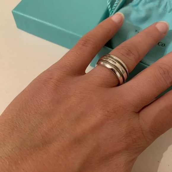 Tiffany Ring Size 6 - Picture 7 of 9